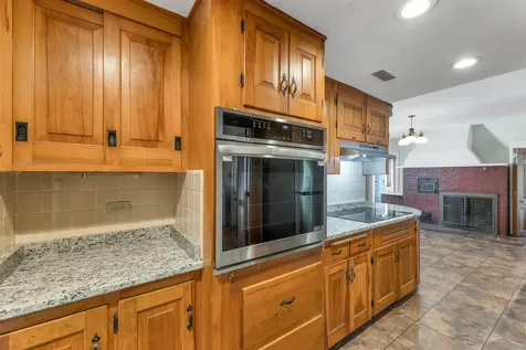 79 South Main Street Wolfeboro NH 03894