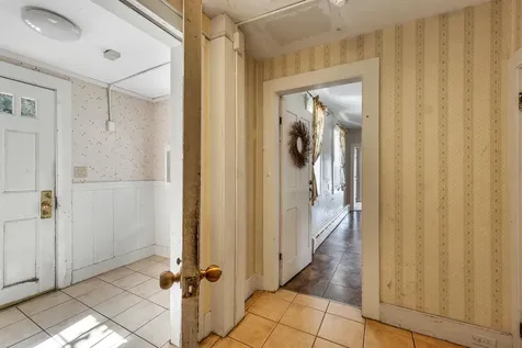 79 South Main Street Wolfeboro NH 03894