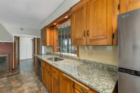 79 South Main Street Wolfeboro NH 03894