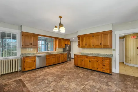 79 South Main Street Wolfeboro NH 03894