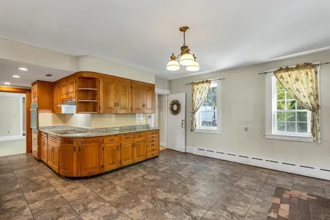 79 South Main Street Wolfeboro NH 03894