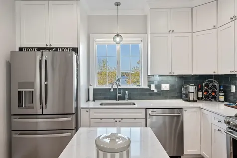 39 Kibrel Court Sandown NH 03873