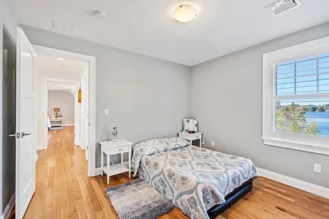 39 Kibrel Court Sandown NH 03873