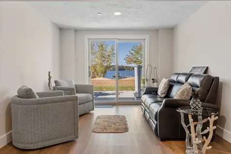 39 Kibrel Court Sandown NH 03873