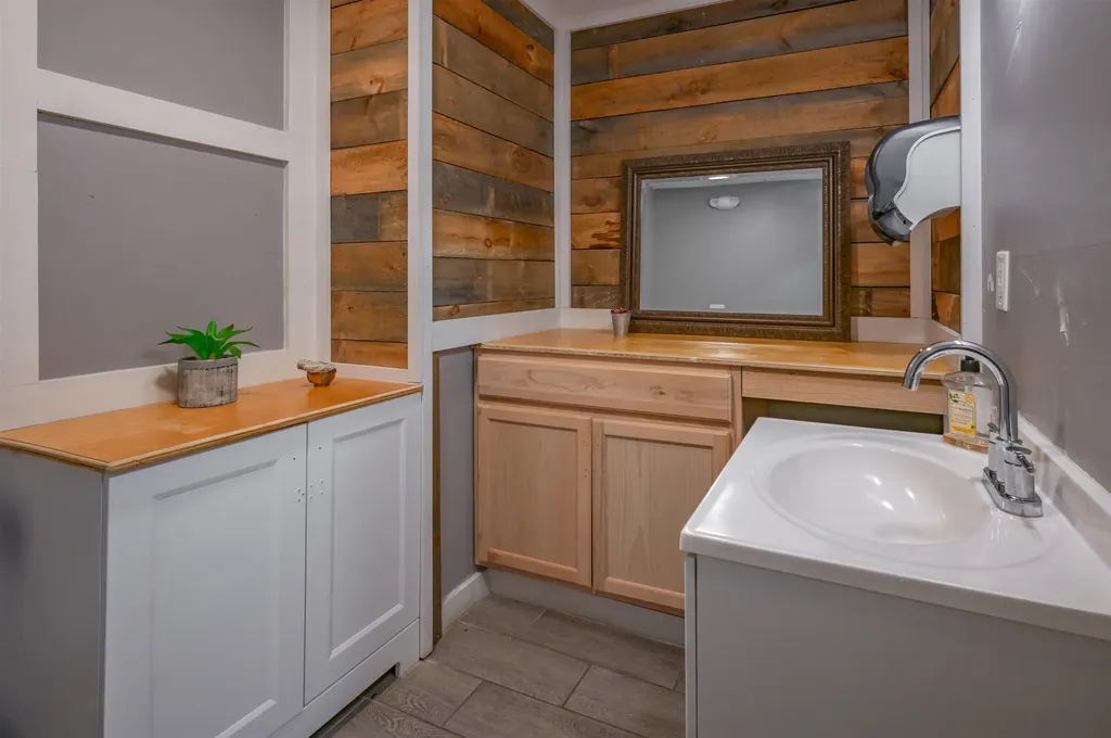 11 Main Street Greenville NH 03048