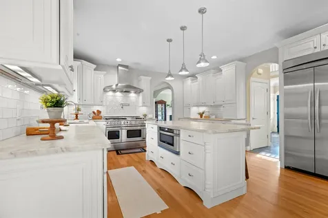 8 Arcadia Lane Salem NH 03079