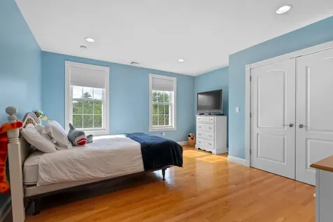 8 Arcadia Lane Salem NH 03079