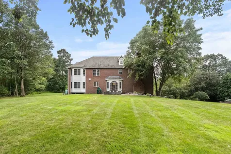 8 Arcadia Lane Salem NH 03079