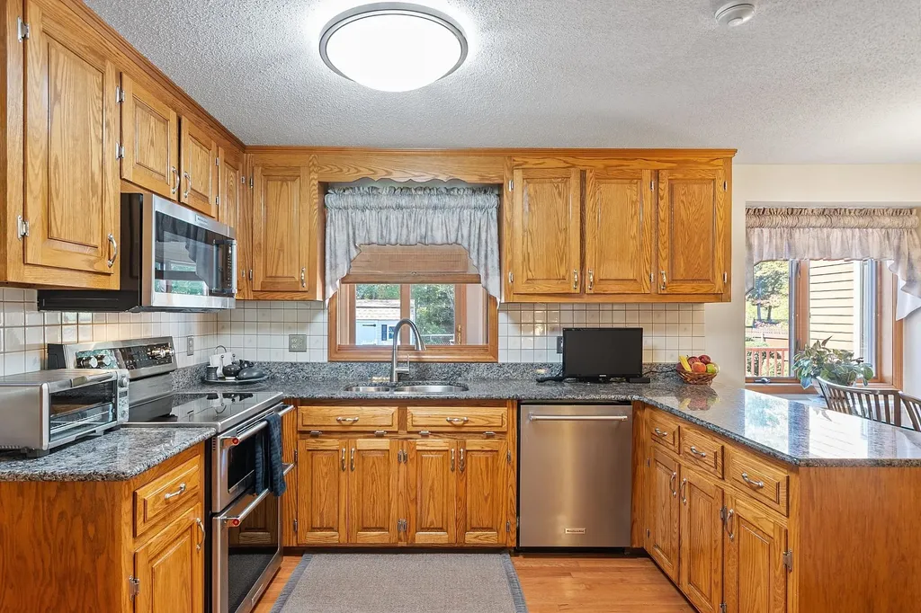 5 Stephanie Drive Pelham NH 03076