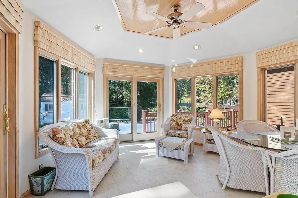 5 Stephanie Drive Pelham NH 03076