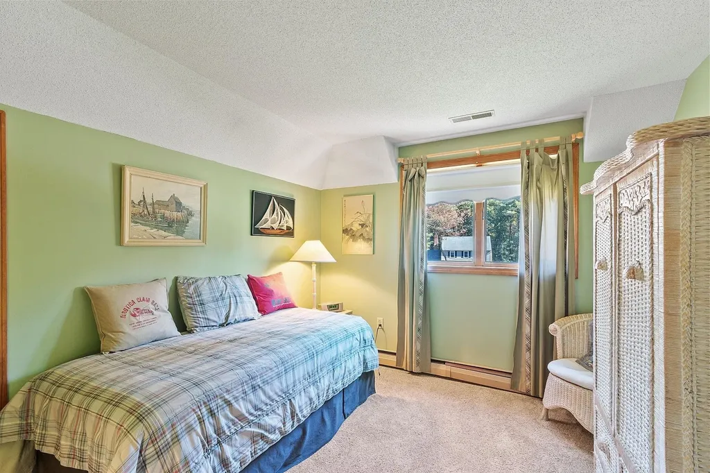 5 Stephanie Drive Pelham NH 03076