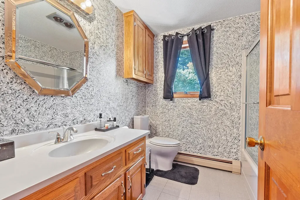 5 Stephanie Drive Pelham NH 03076