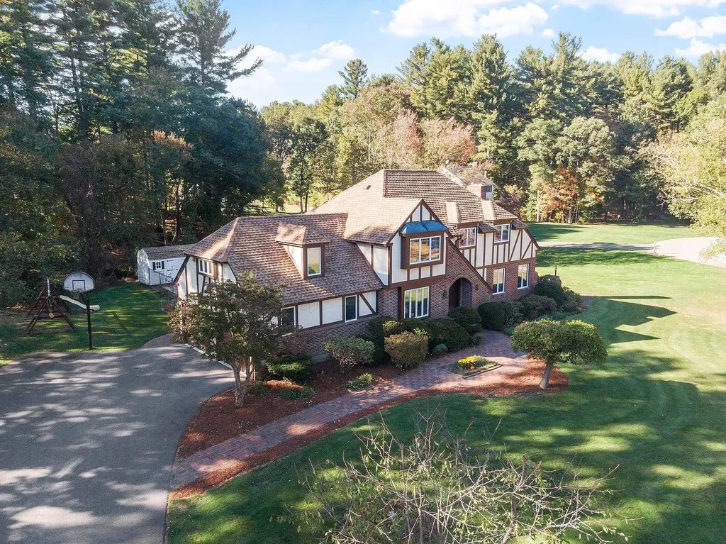 5 Stephanie Drive Pelham NH 03076