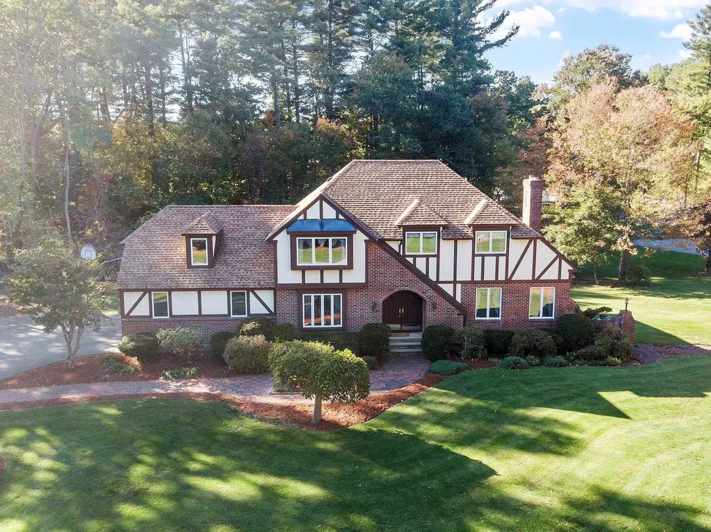 5 Stephanie Drive Pelham NH 03076