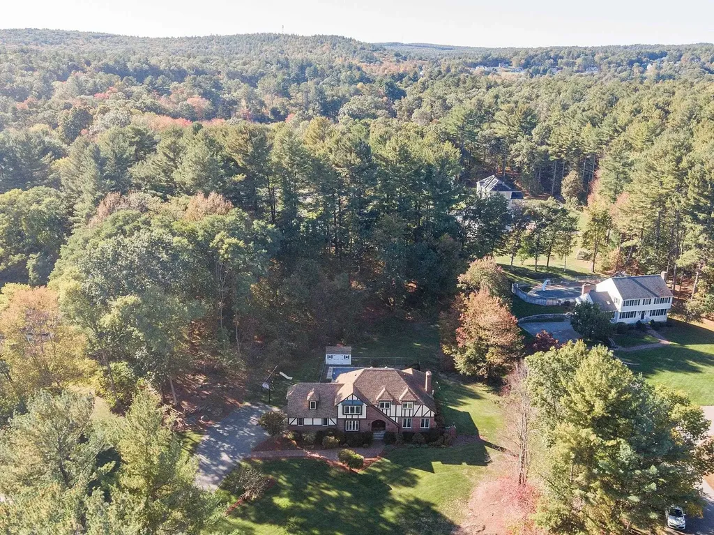 5 Stephanie Drive Pelham NH 03076