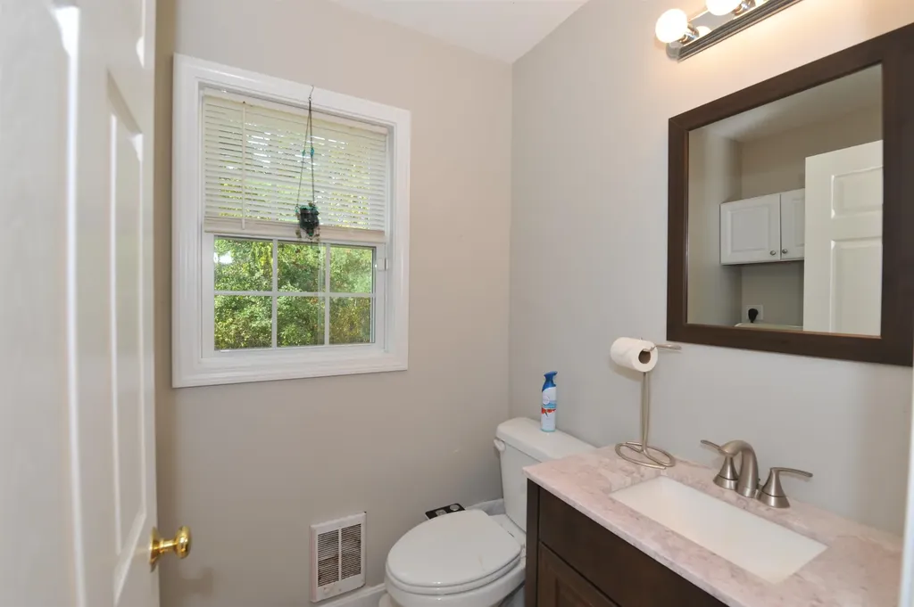 97 Kendall Pond Road Windham NH 03087