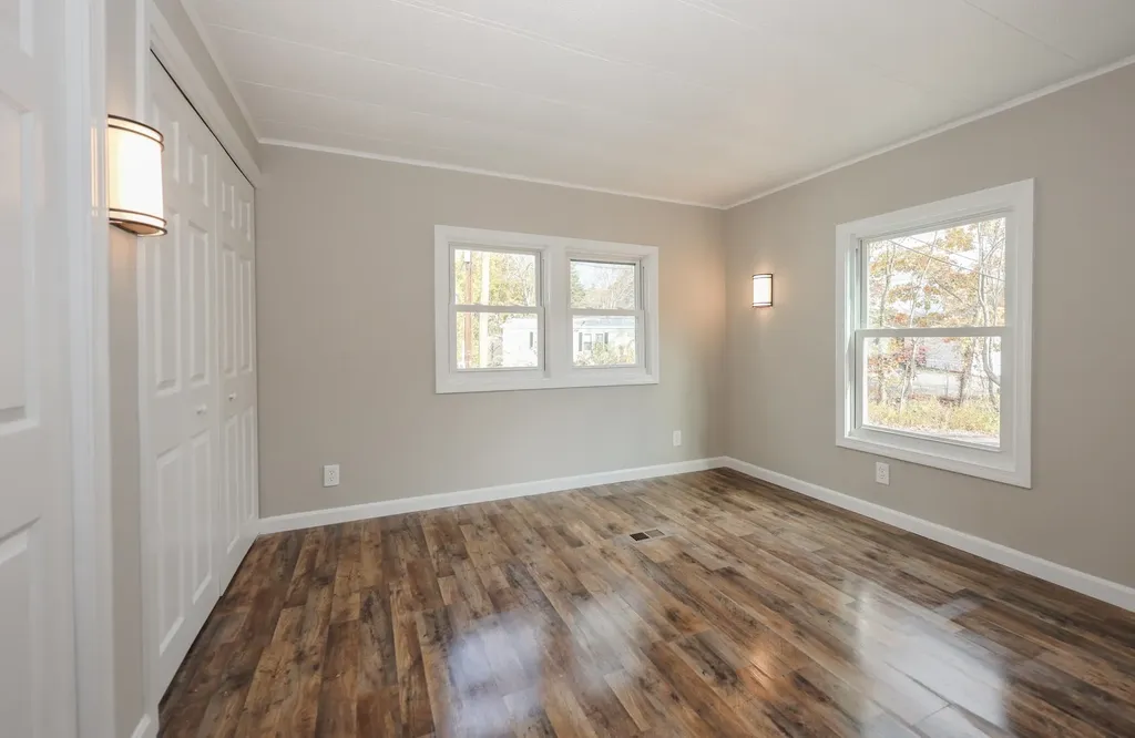 11 Bradford Drive Litchfield NH 03052