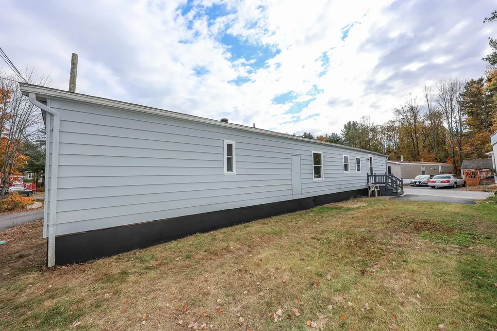 11 Bradford Drive Litchfield NH 03052