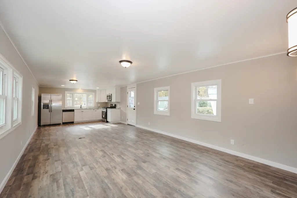 11 Bradford Drive Litchfield NH 03052