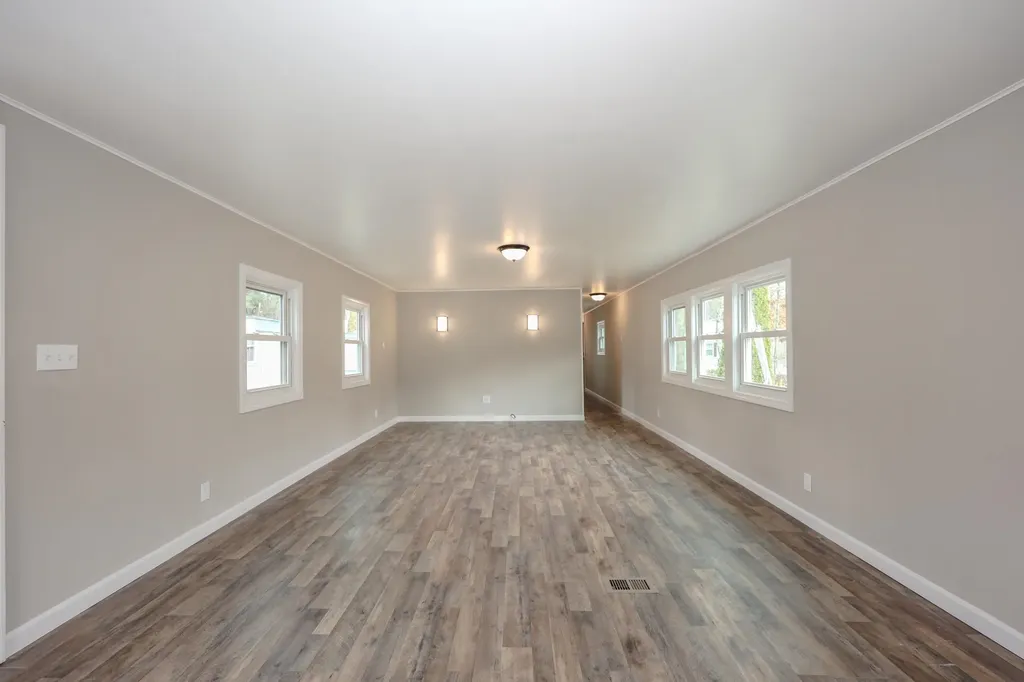 11 Bradford Drive Litchfield NH 03052