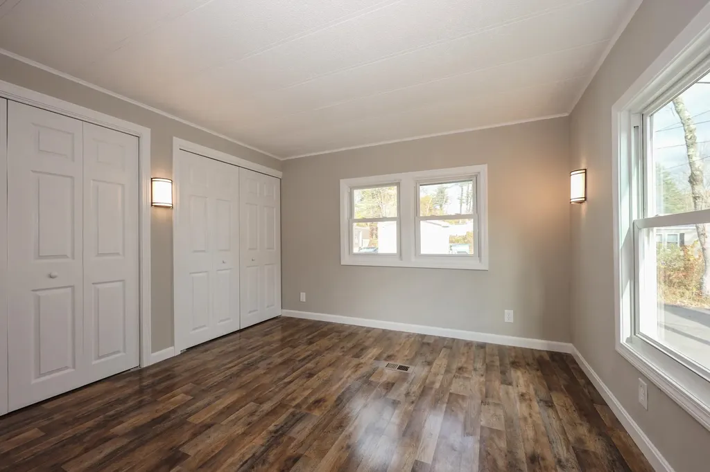 11 Bradford Drive Litchfield NH 03052