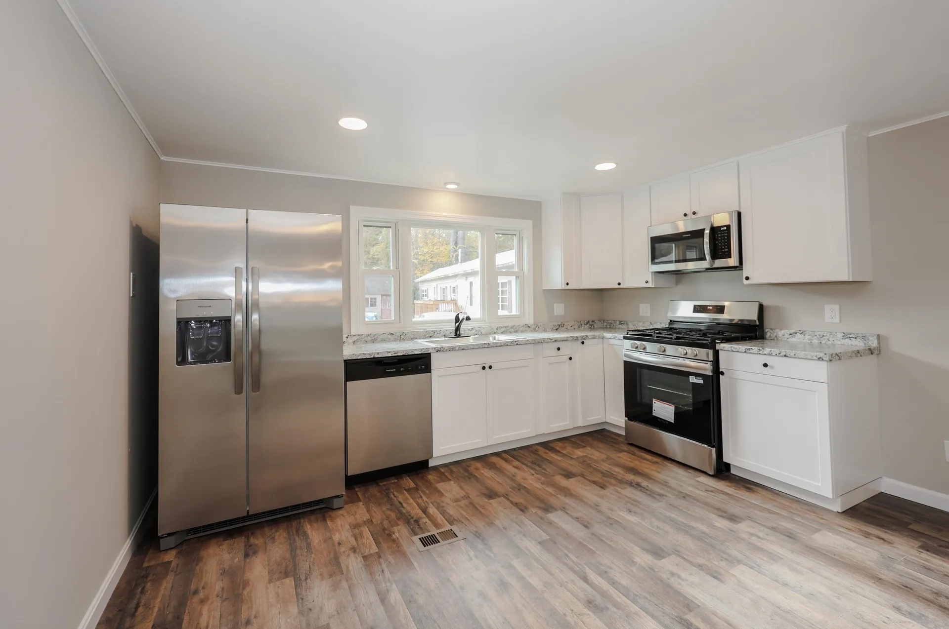 11 Bradford Drive Litchfield NH 03052