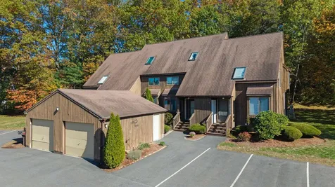 31 Spring Cove Road Nashua NH 03062