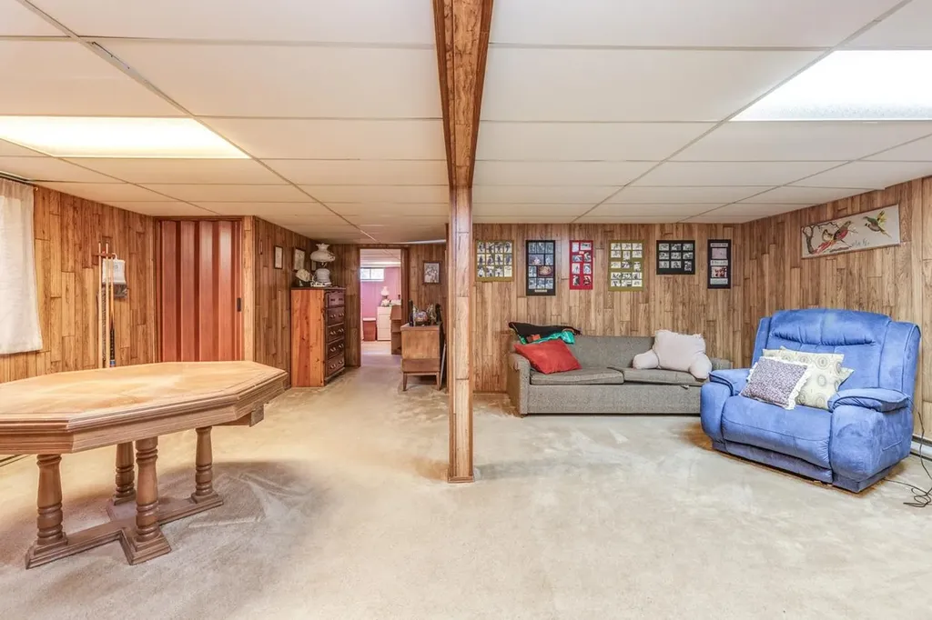 10 Dutton Road Pelham NH 03076