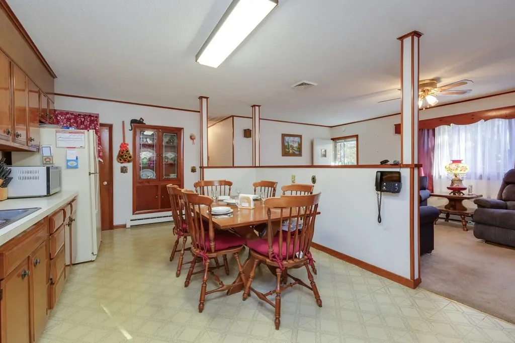 10 Dutton Road Pelham NH 03076