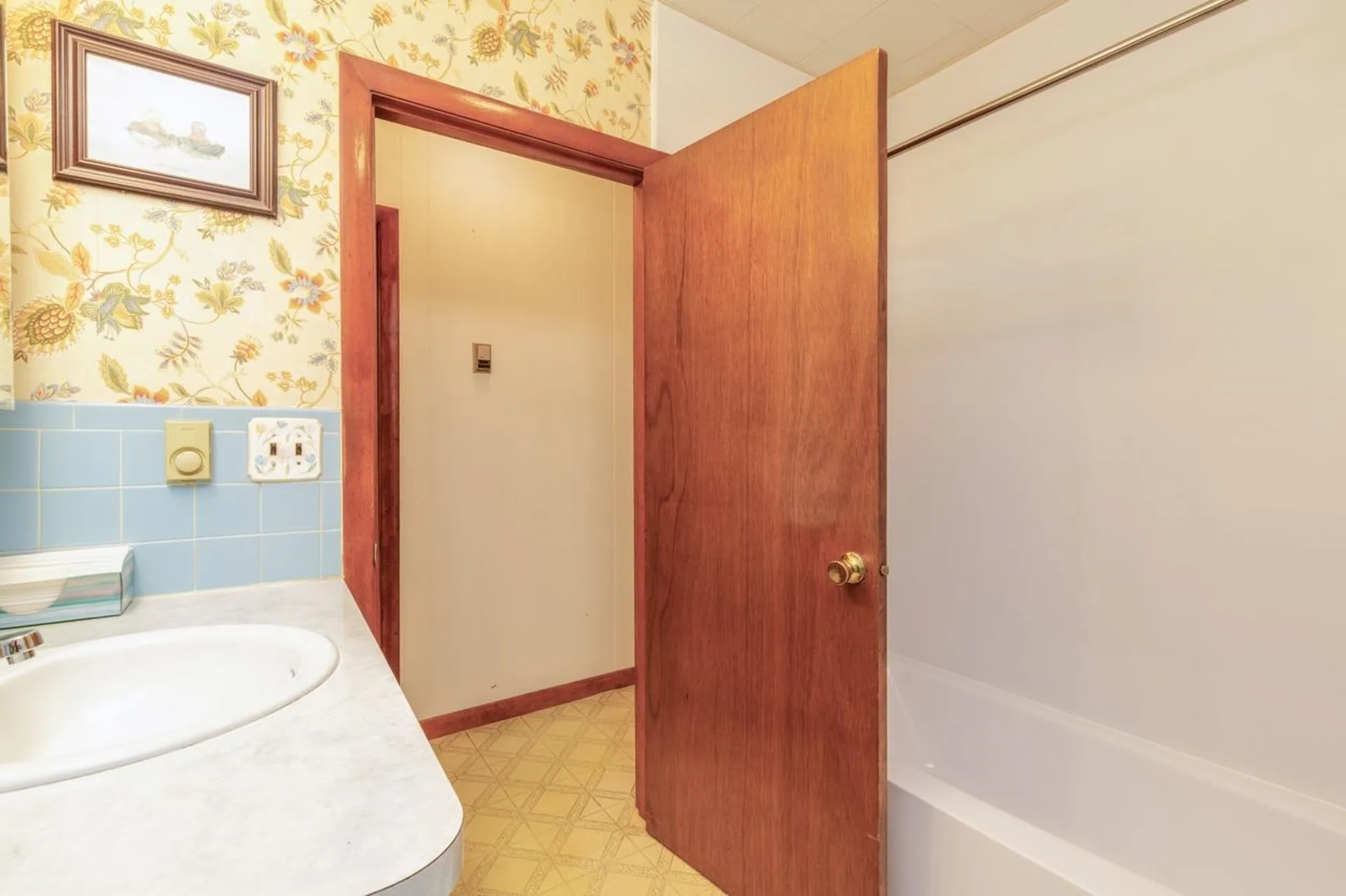 10 Dutton Road Pelham NH 03076