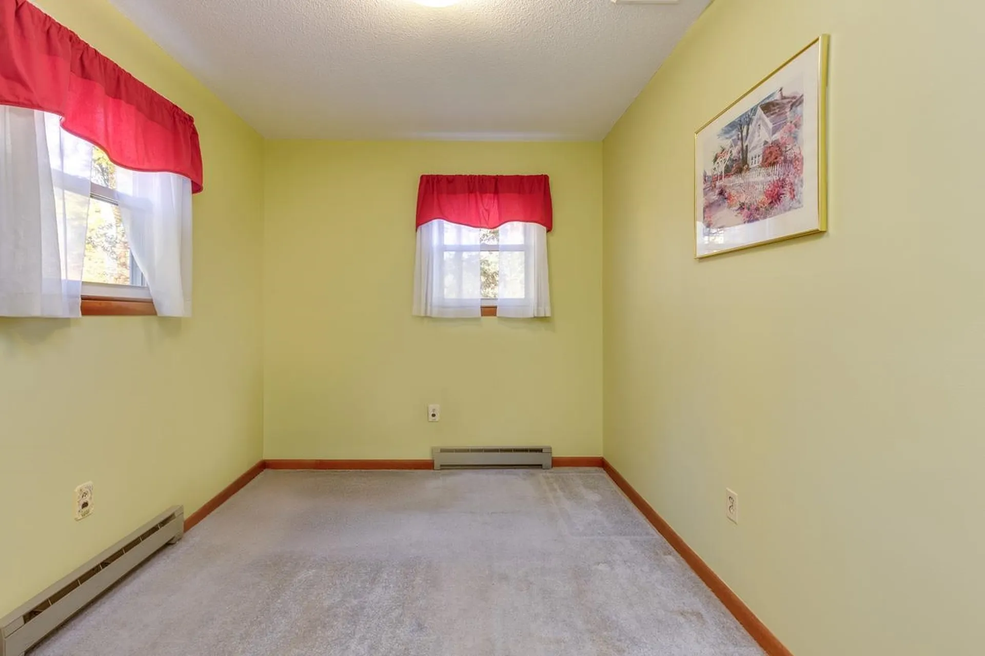 10 Dutton Road Pelham NH 03076