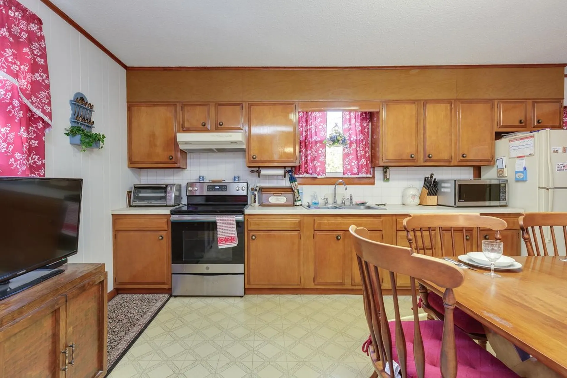 10 Dutton Road Pelham NH 03076