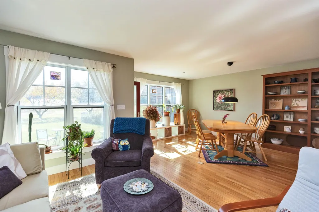 100A Steele Road Peterborough NH 03458