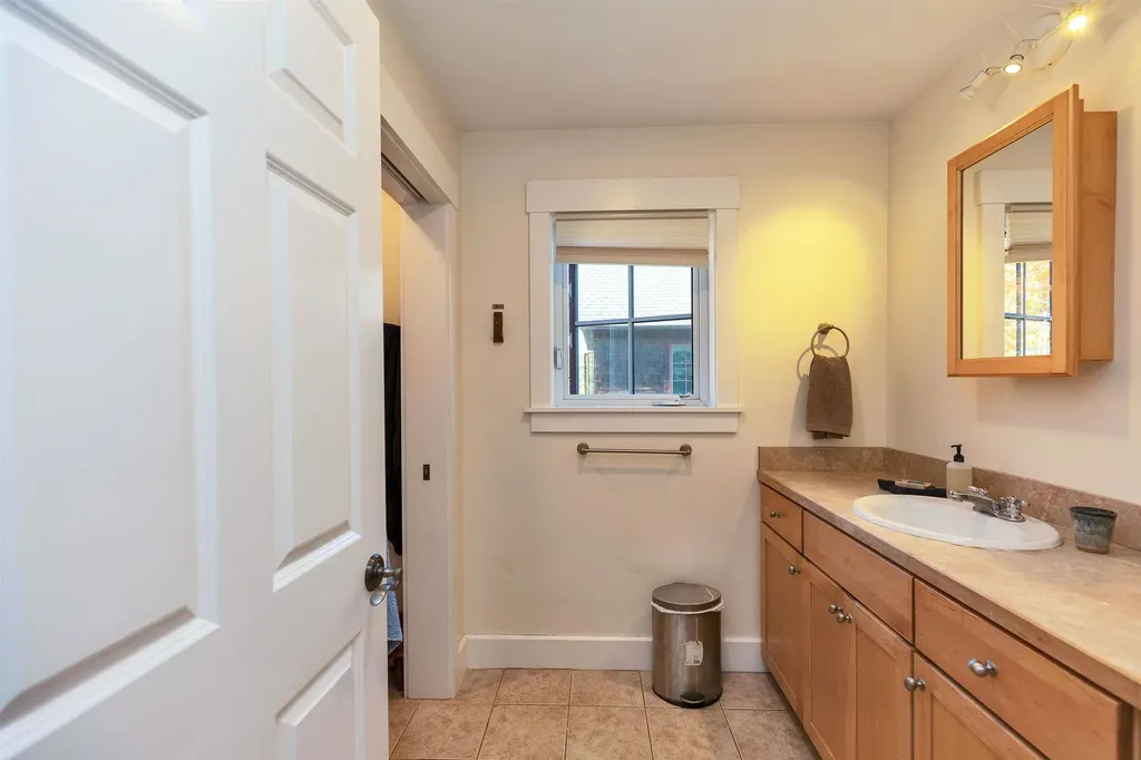 100A Steele Road Peterborough NH 03458