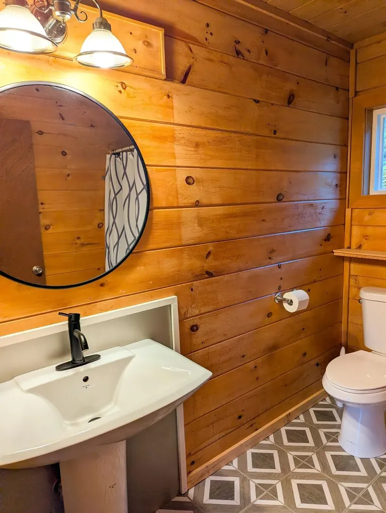 24 Potts Drive Dorchester NH 03266