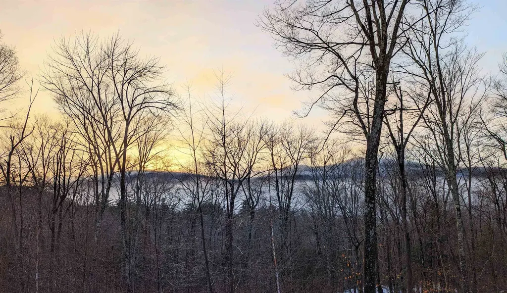 24 Potts Drive Dorchester NH 03266