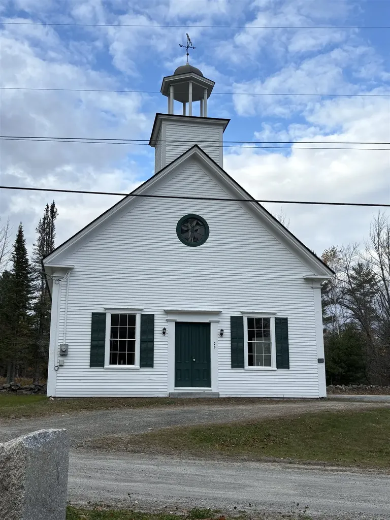 24 Potts Drive Dorchester NH 03266