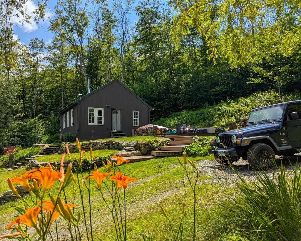 24 Potts Drive Dorchester NH 03266