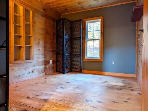 24 Potts Drive Dorchester NH 03266