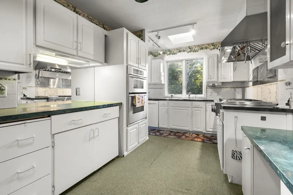 63 Searles Road Windham NH 03087