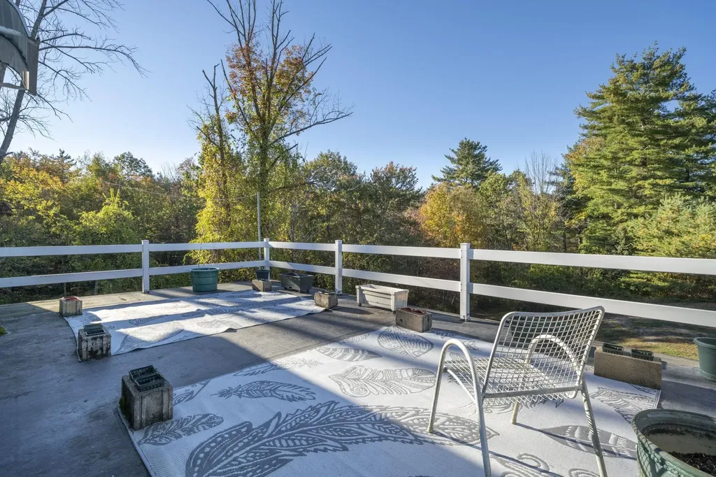 63 Searles Road Windham NH 03087