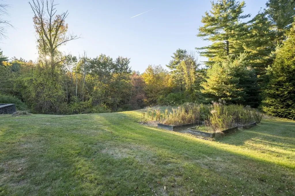 63 Searles Road Windham NH 03087