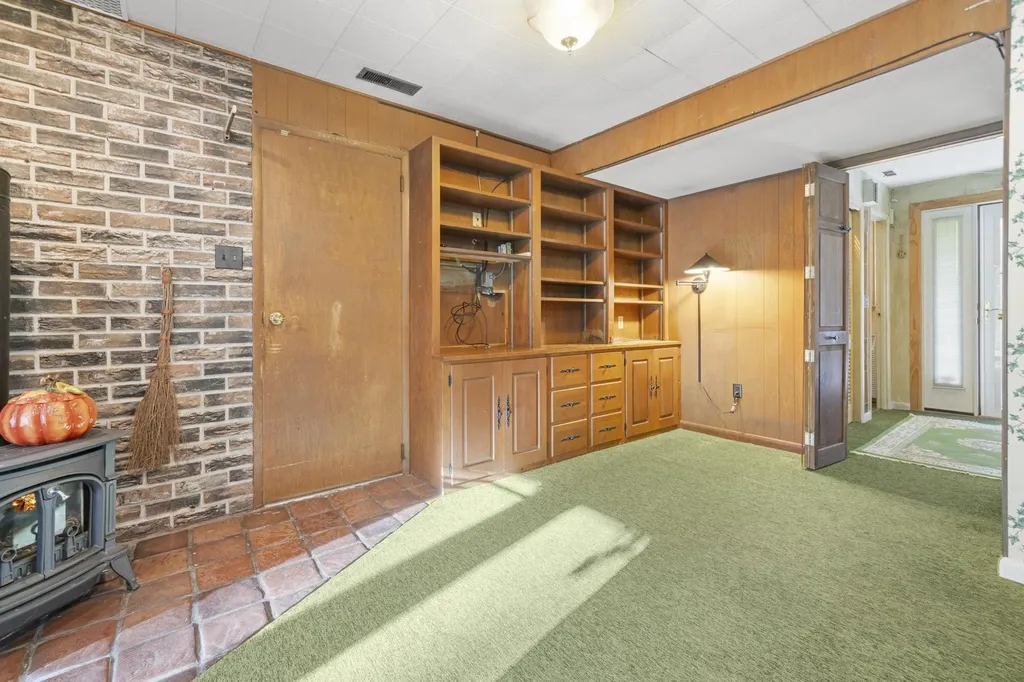 63 Searles Road Windham NH 03087