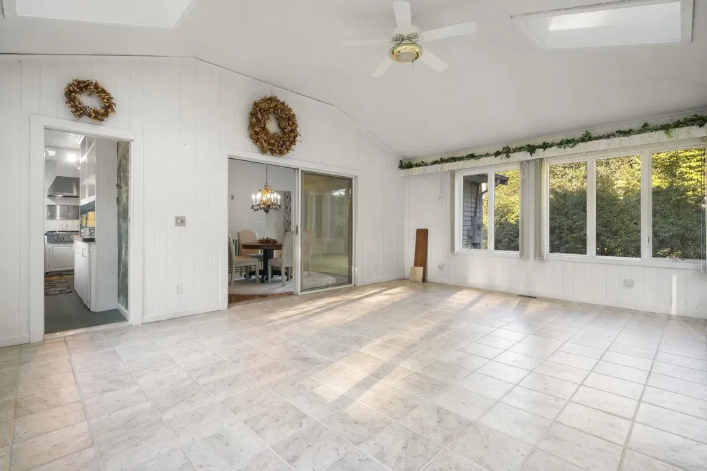 63 Searles Road Windham NH 03087