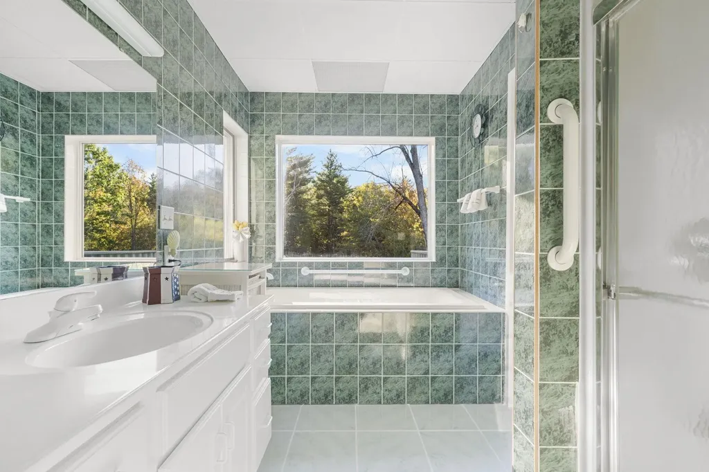 63 Searles Road Windham NH 03087