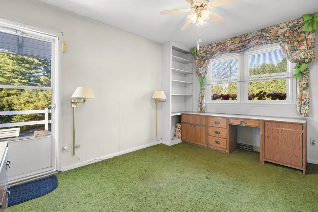 63 Searles Road Windham NH 03087