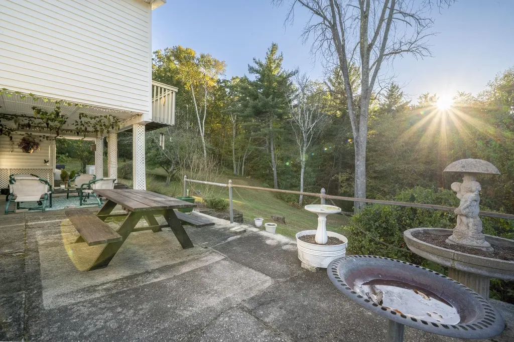 63 Searles Road Windham NH 03087