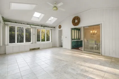 63 Searles Road Windham NH 03087