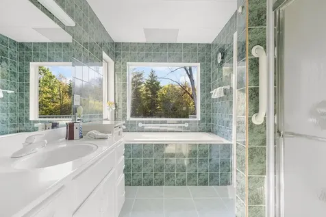 63 Searles Road Windham NH 03087