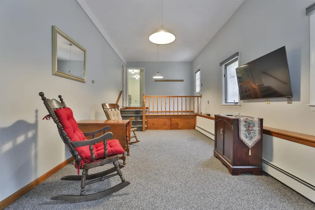 11 Teloian Drive Hudson NH 03051